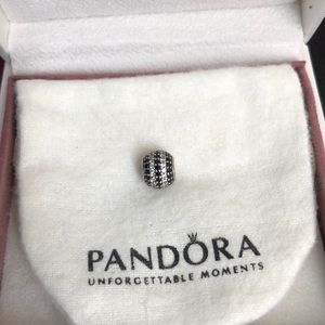 💕 Pandora sparkling pavé charm